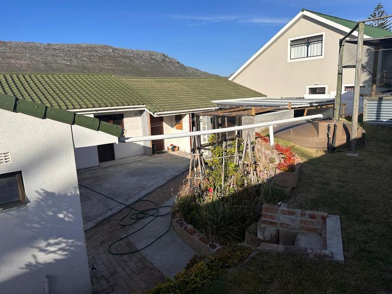 4 Bedroom Property for Sale in Fish Hoek Western Cape